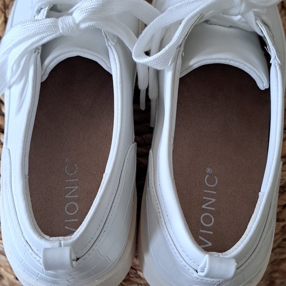 NWOT Vionic Womens Winny Casual/Athleisure/Comfort White Leather Sneakers 9 - Picture 9 of 9